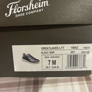 Men’s dress down shoes. Size 7
Preowned